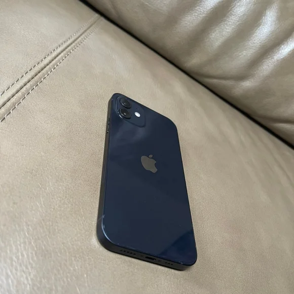 Apple iPhone 12